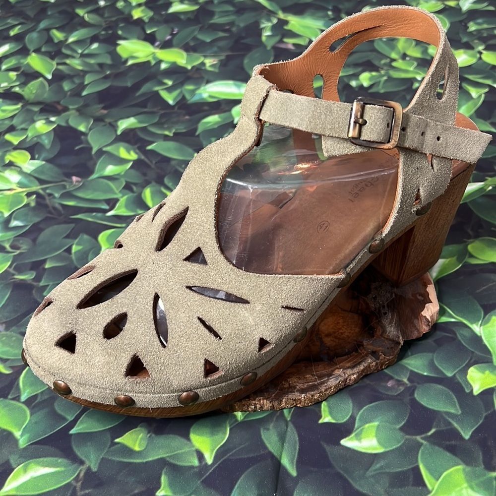 * Eric Michael green suede eyelet stud detail clog style heels - Picture 6 of 12